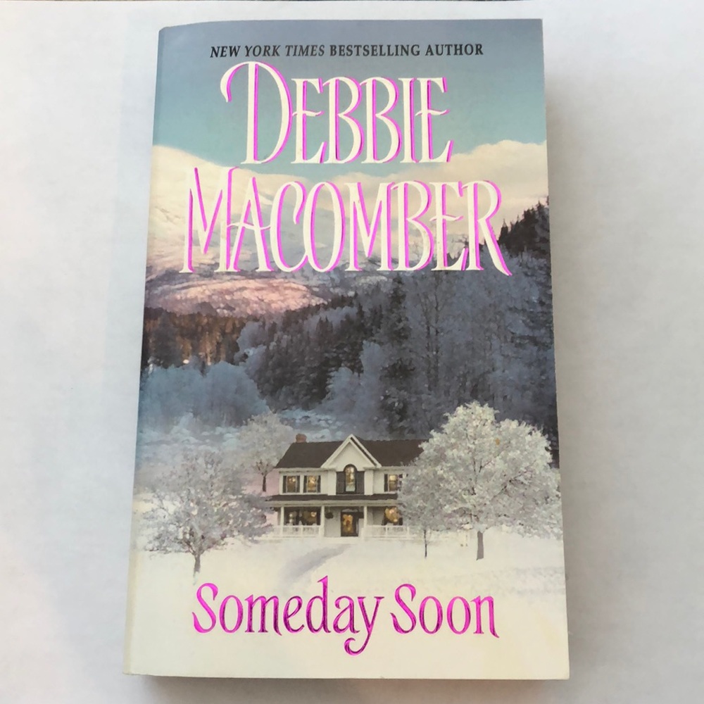 ⭐️5 for $20⭐️ Someday Soon by Debbie Macomber| Book